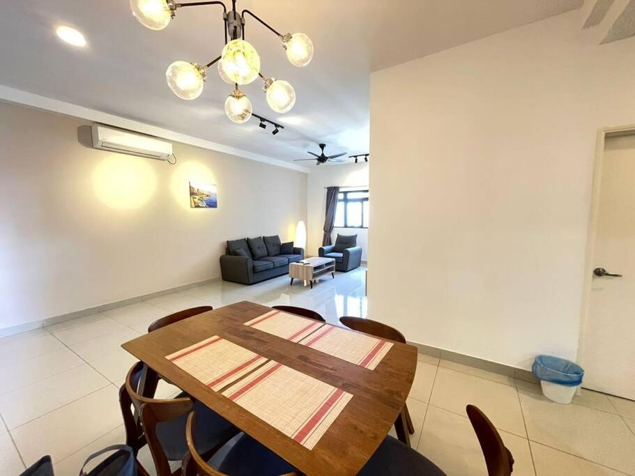 Meridin Medini By Wp Homestay Nusajaya  Exteriér fotografie